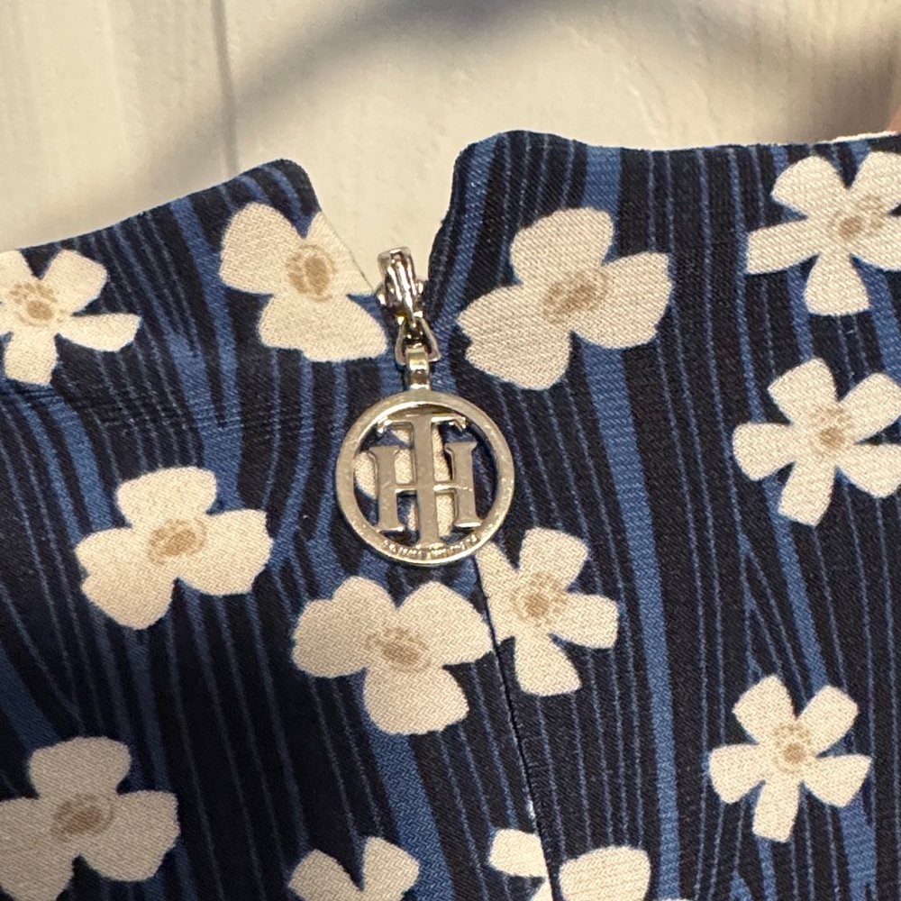 Floral Navy Dress - Picture 4 of 6